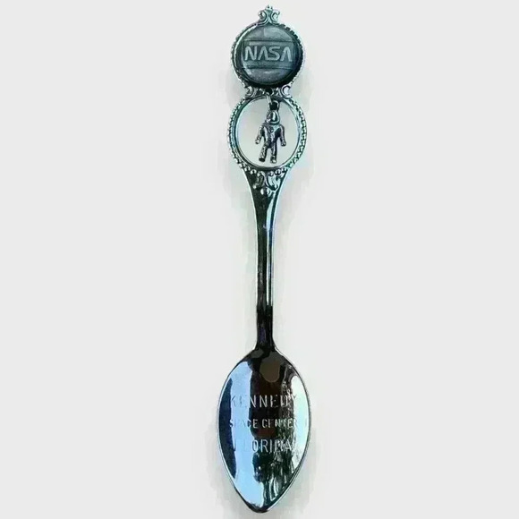 *5 for $15* NASA Kennedy Space Center Souvenir Spoon - Picture 1 of 5